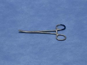 Kocher arterieklem, gebogen, 1 x 2 tanden, 14 cm Kocher arterieklem, gebogen, 1 x 2 tanden, 14 cm