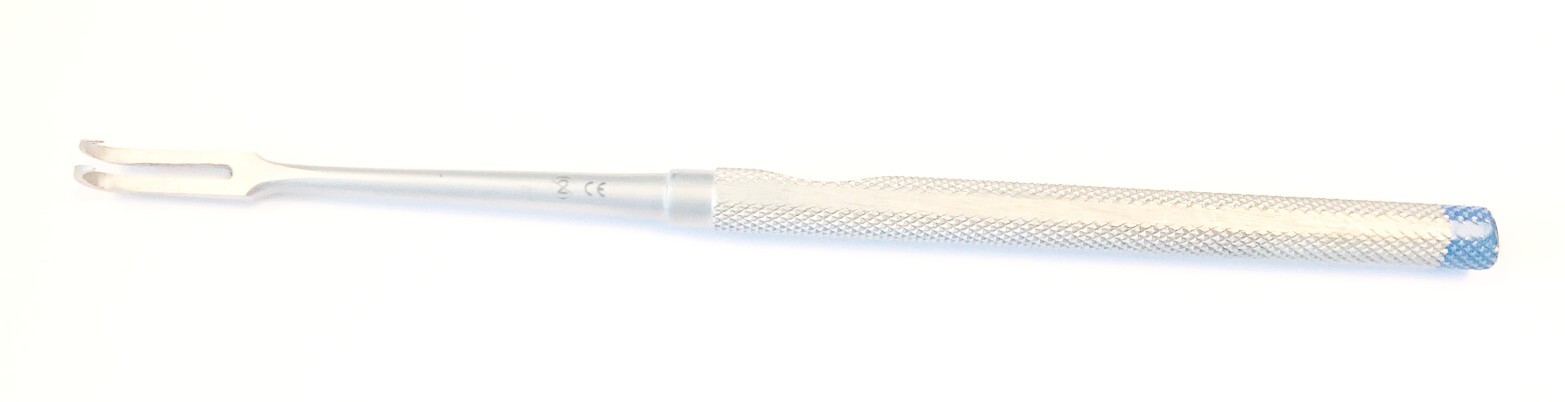 Divaricatore, a 2 denti, affilato, piccolo, curvo, 16,5 cm Divaricatore, a 2 denti, affilato, piccolo, curvo, 16,5 cm